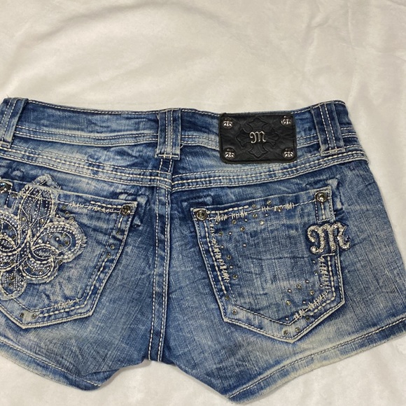 Miss me denim shorts. Size 27 ladies. - Picture 7 of 10